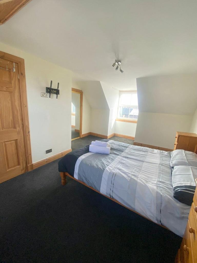 Highland Holiday Lets - 2 Bed House