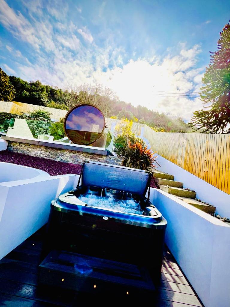 NEWCASTLE stunning sea views & forest backdrop (Newcastle) 