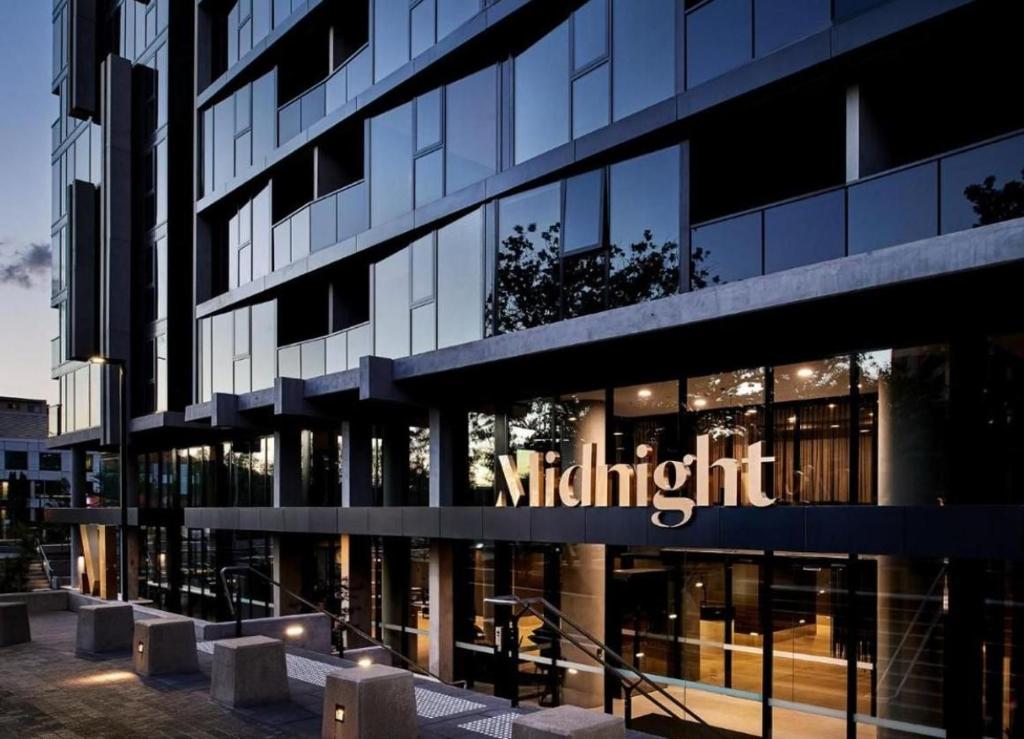 2 Bed 2 Bath Luxury Apartment in Braddon Canberra - Free heated pool