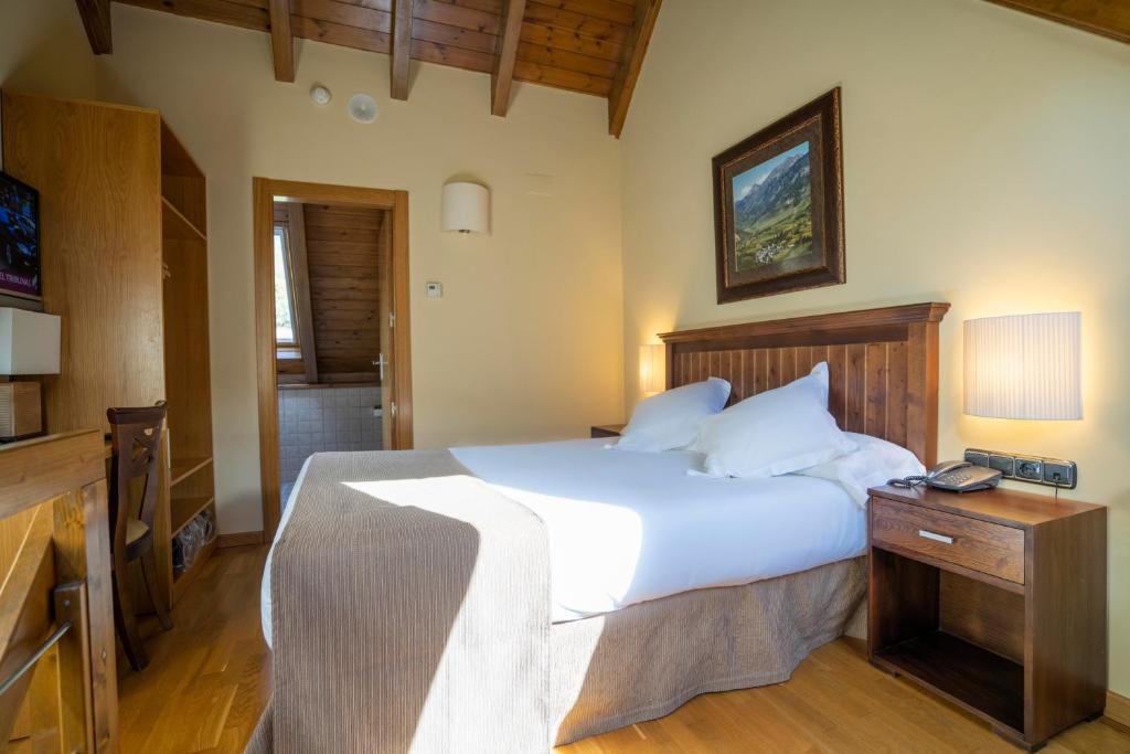 Hotel & Restaurante Peña (Arrós)