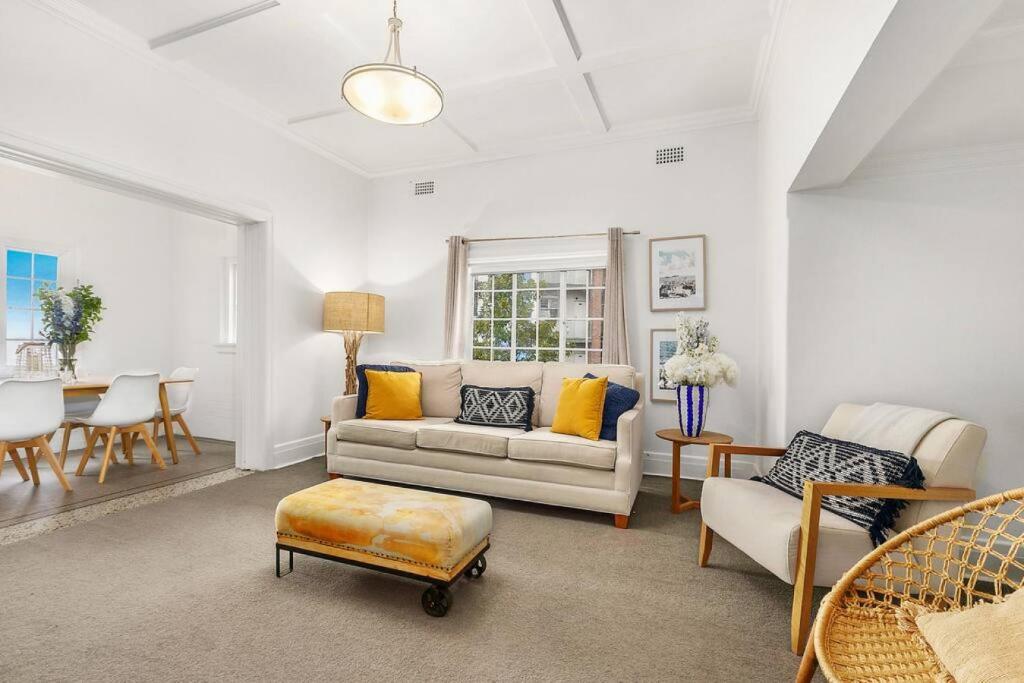 Stylish apartment near village cafes
