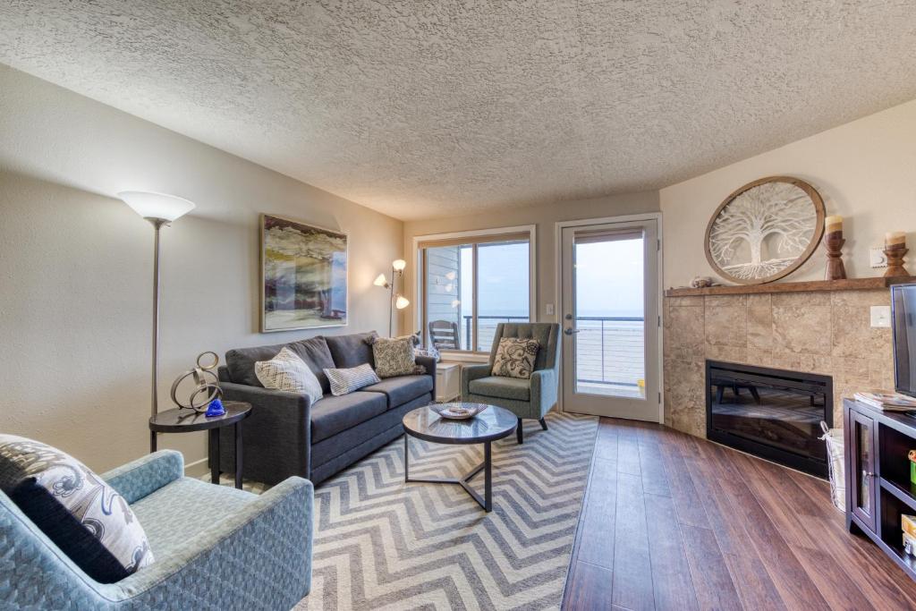 Ocean View Vacay (Rockaway Beach)