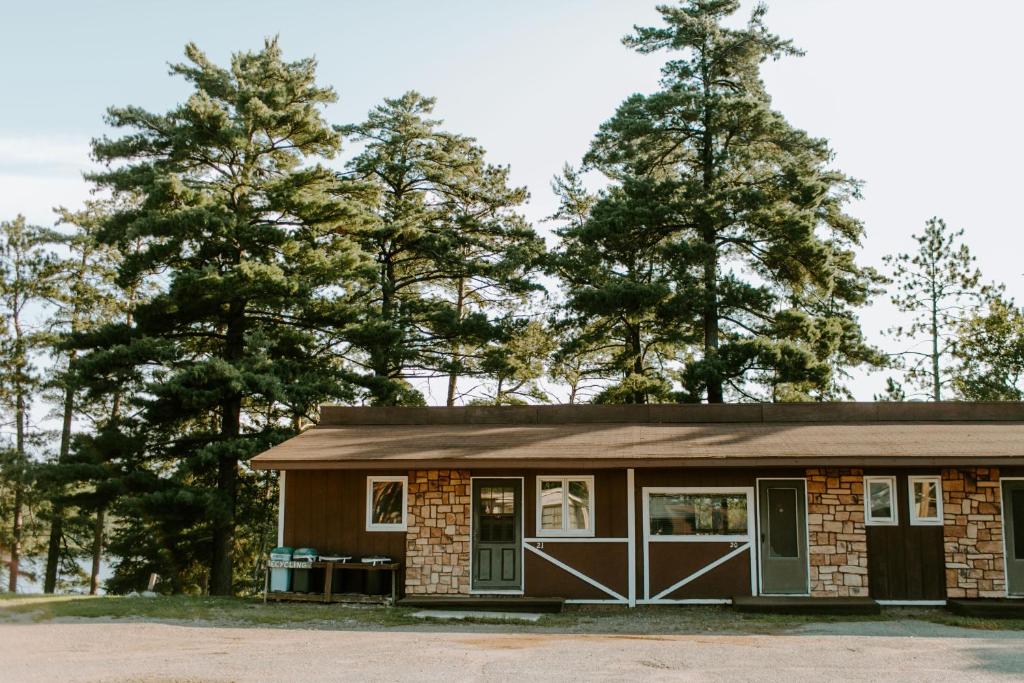 Silver Rapids Lodge & Campground (Ely)