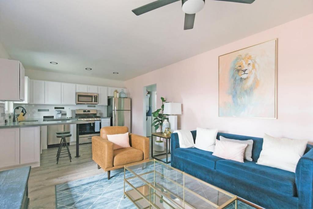 Chic Phoenix urban oasis with a Pool Near Food and Events