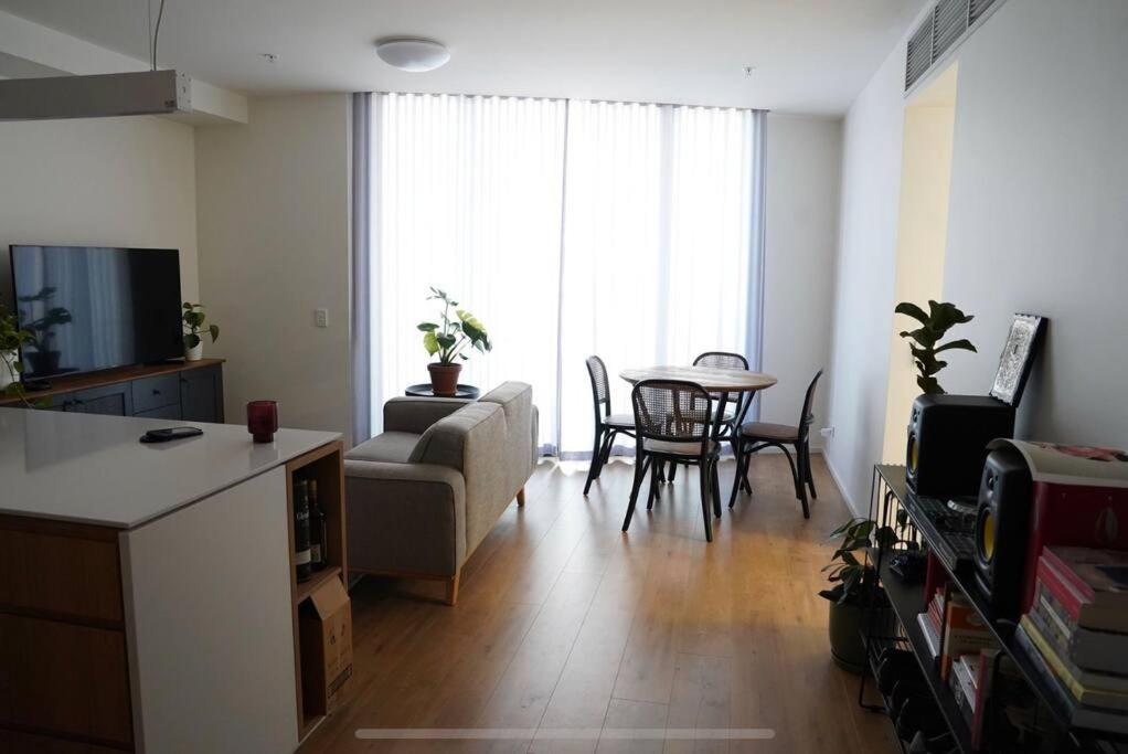 Modern inner city stay in the vibrant East End