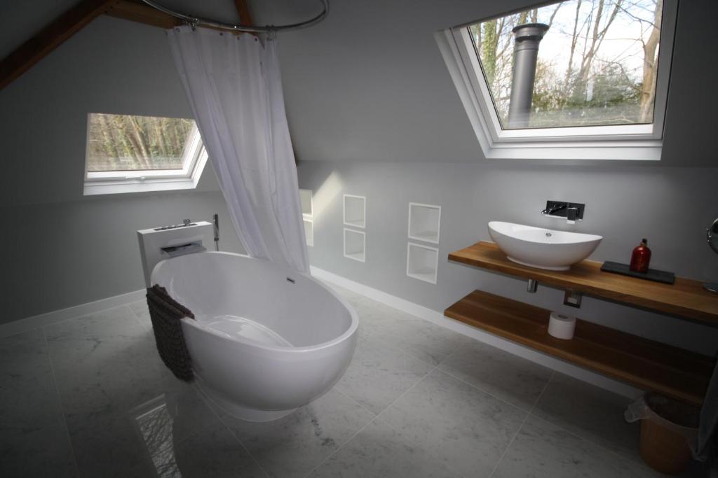 Ryefield Cottage - luxurious self-catered holiday cottage with a log burner