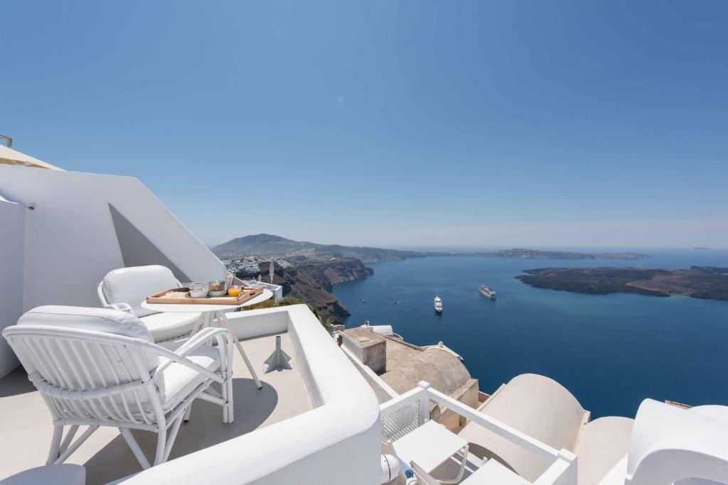 Aqua Luxury Suites Santorini