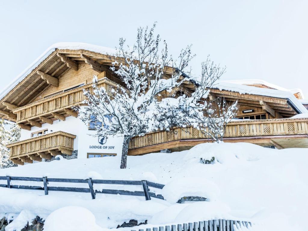 Premium chalet in Wagrain Salzburger Land with 2 saunas and heated swimming pool