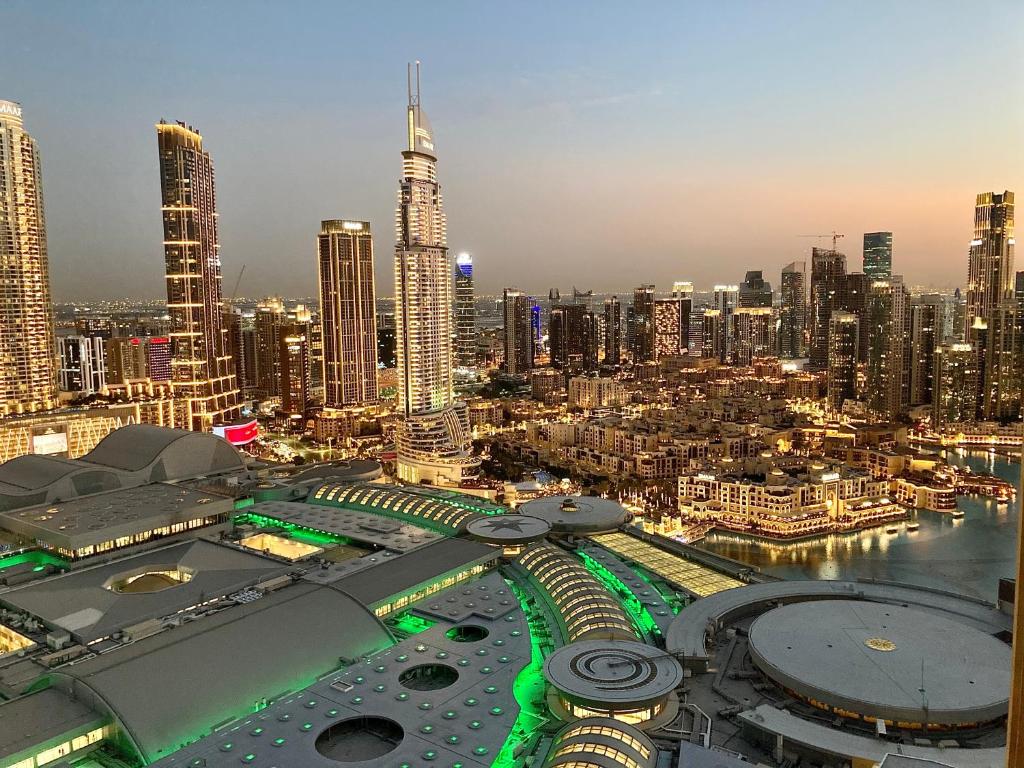 SuperHost - Classy Apt With Incredible Partial Fountain View - Address Dubai Mall