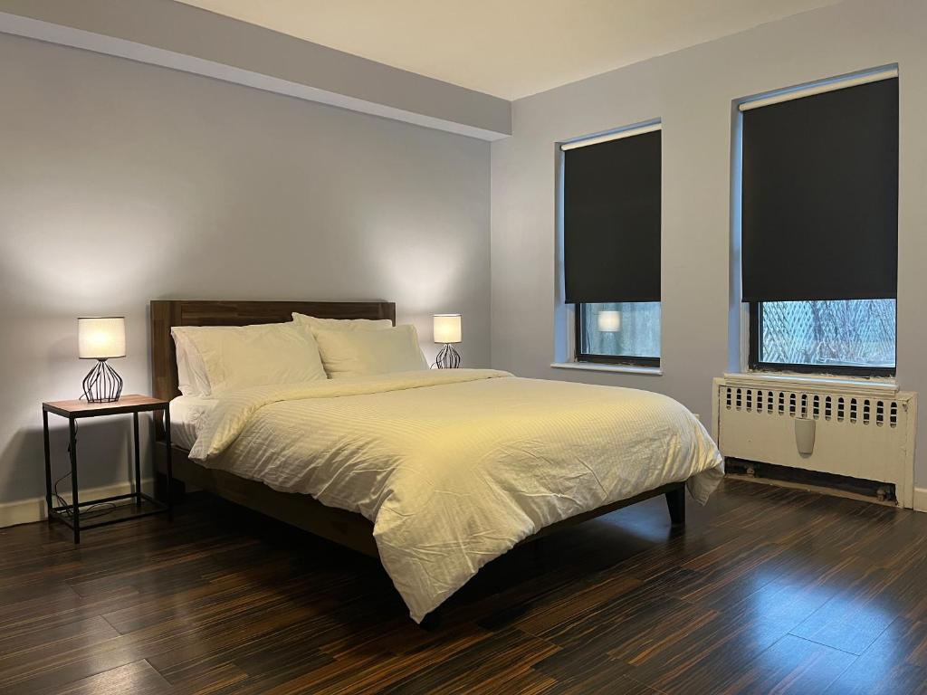 Close to all! Private 1-bedroom suite in 1-family townhouse
