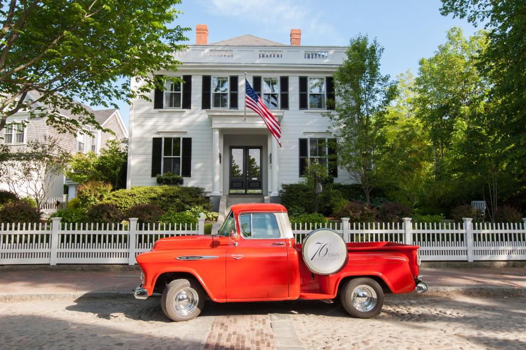76 Main (Nantucket)