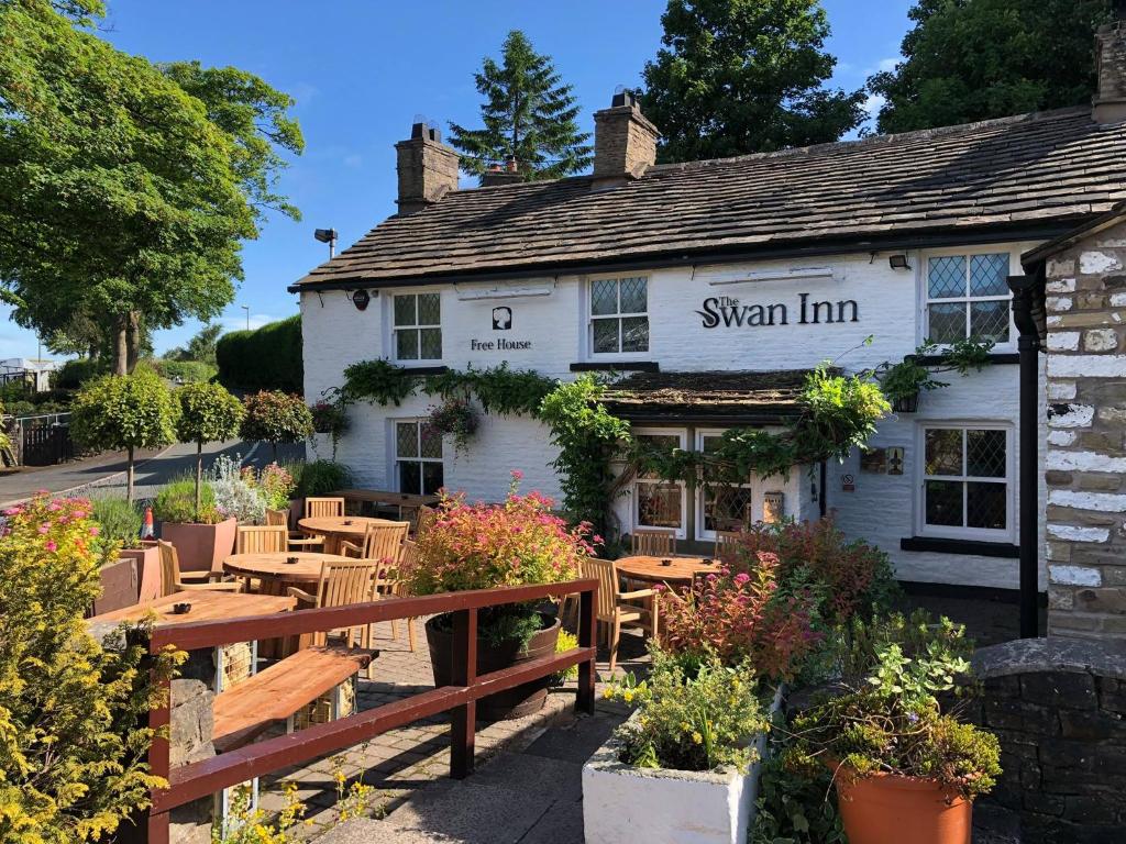 The Swan Inn (Highpeak Junction)
