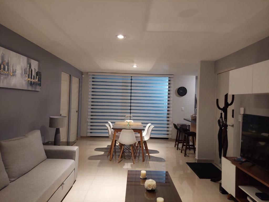Business Apartment Spacious 2BR Near Plaza Cristal