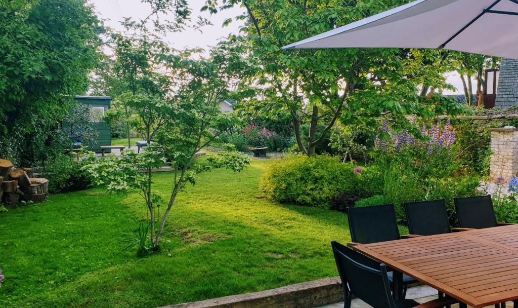The Old Bank Beautiful Cotswold House with Huge Garden (Mickleton)