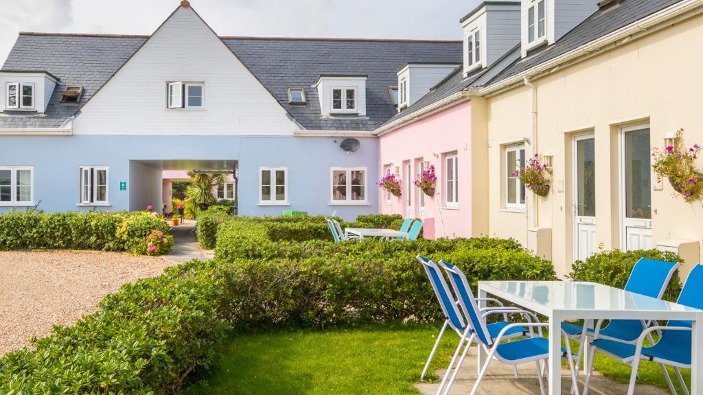 Ellingham Self-Catering Cottages (St Peter Port)