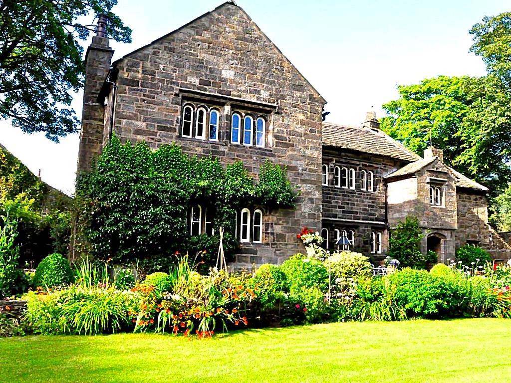 Hurstwood Hall (Burnley)