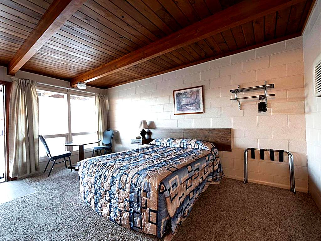 Cedar Inn (McCook)