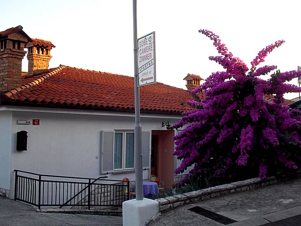 Apartments & Rooms Karmen
