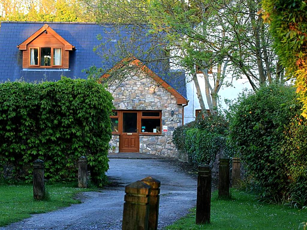 Ballas Farm Country Guest House (Bridgend)