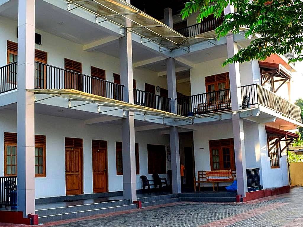 Rathna Holiday Resort