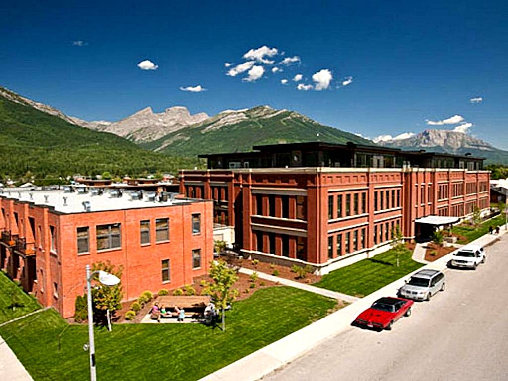901 by Fernie Central Reservations