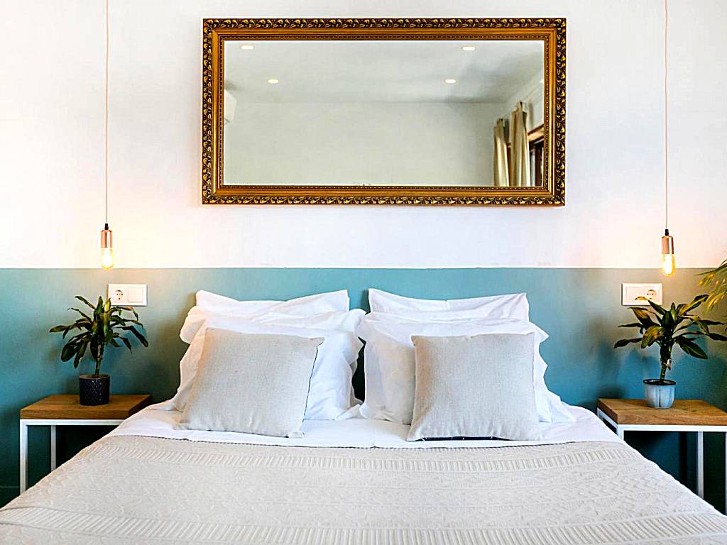 Luso Guest House: Suite with Balcony