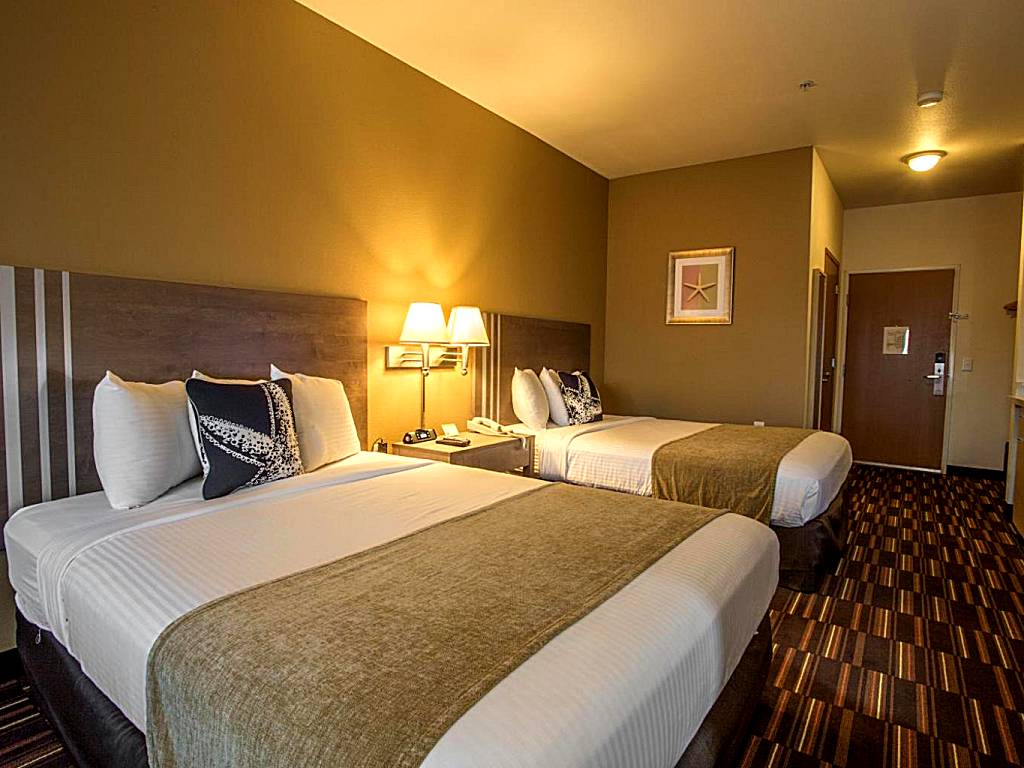 Inn at Wecoma: Queen Room with Balcony