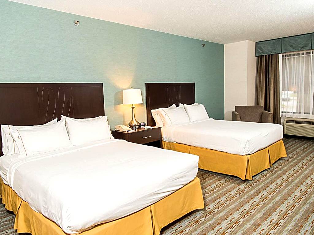 Holiday Inn Express Hotel & Suites Erie-Summit Township: Queen Room with Two Queen Beds