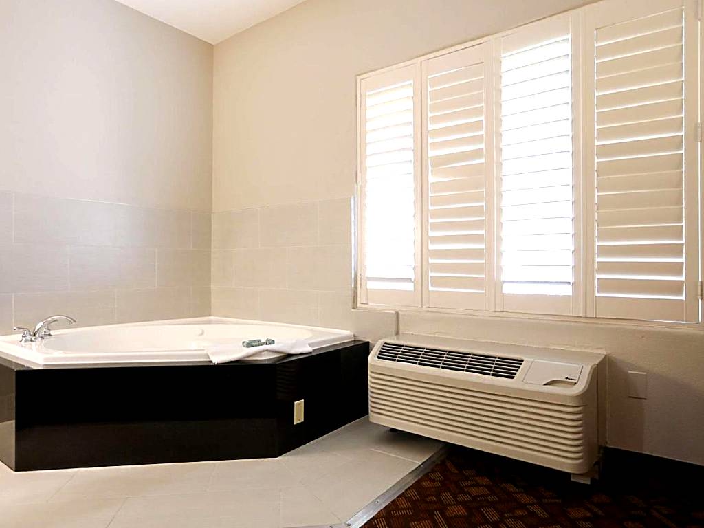 Best Western Lanai Garden Inn & Suites: King Suite with Whirlpool - Non-Smoking (San Jose)