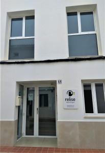 Hostel & Gym Relise - Albergue Juvenil (Sant Lluis)