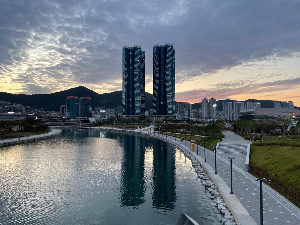 Busan Station BOOKING THE BAY