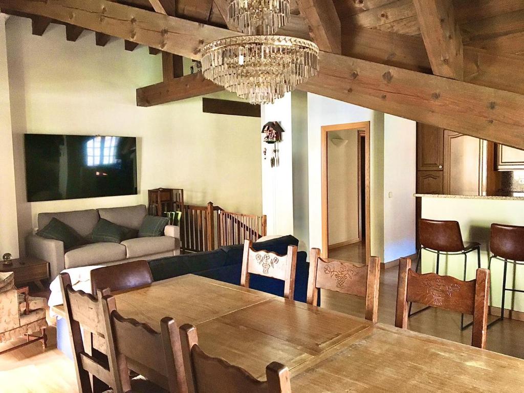 Cases de Canillo-Casa Sant Joan de Caselles