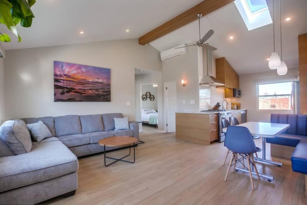 Ocean Beach Retreat 2BR Newly Remodeled, 2 Blocks to Sand and Shops
