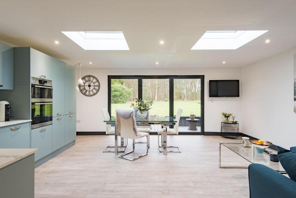 Little Seven Oaks by Bloom Stays
