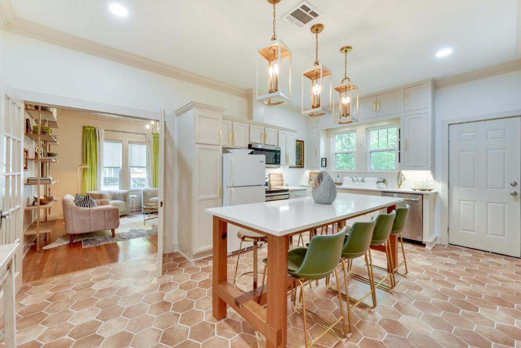 Charming Lake Charles Vacation Rental with Yard
