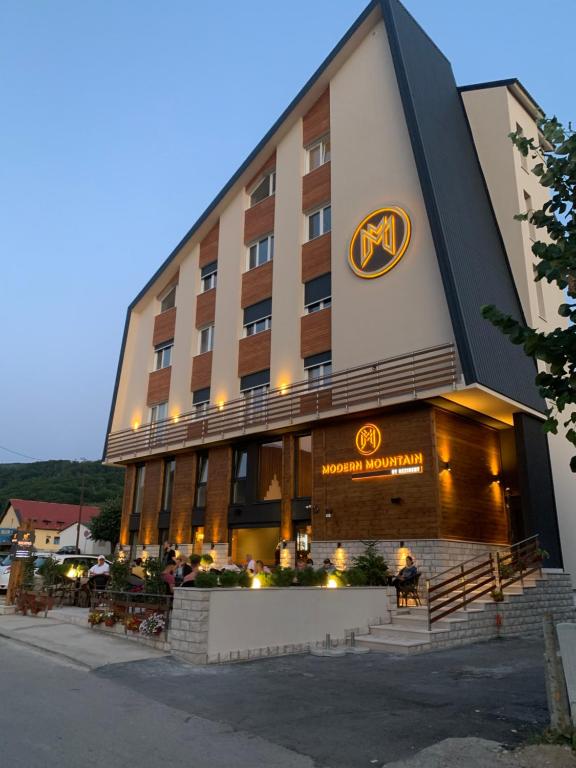Modern Mountain