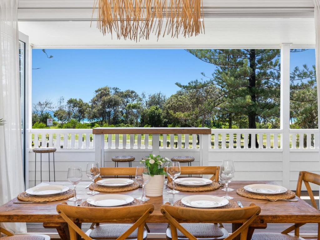 Oceanfront Beach House On Marine Parade