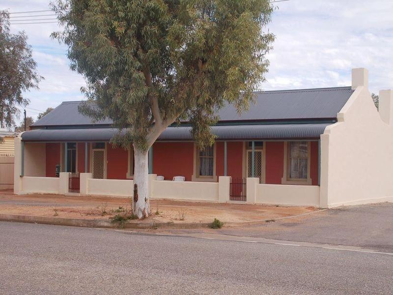 Jadan Cottages