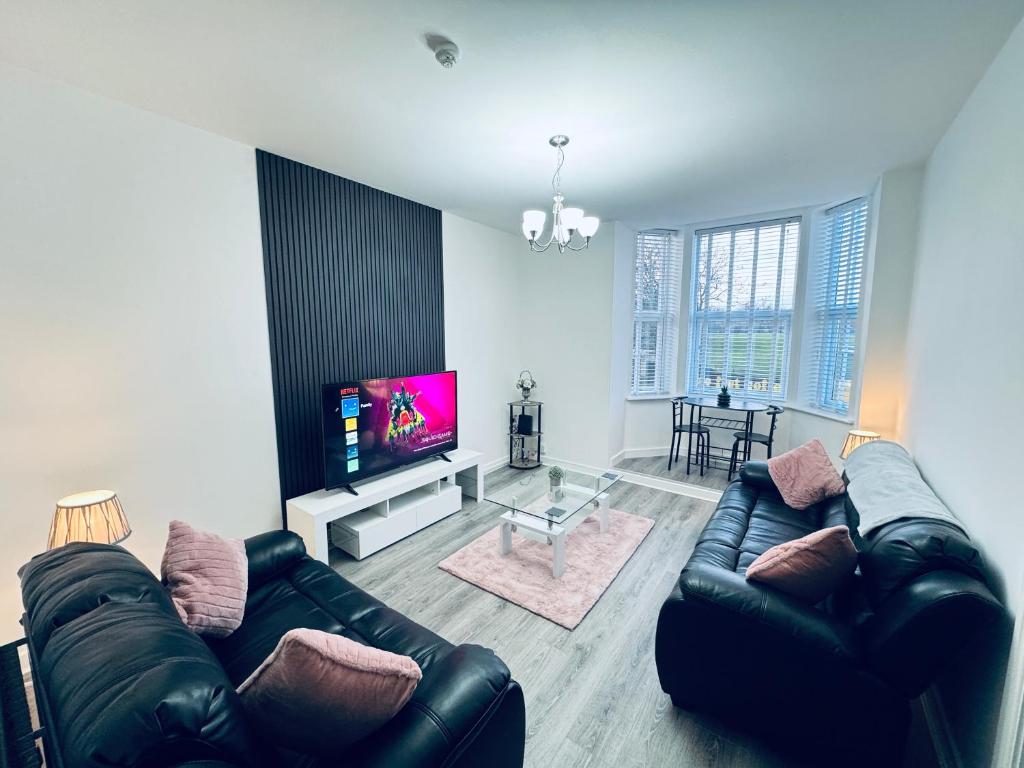 Spanish City View, Stylish Sea Front Apartment Free Onsite Parking