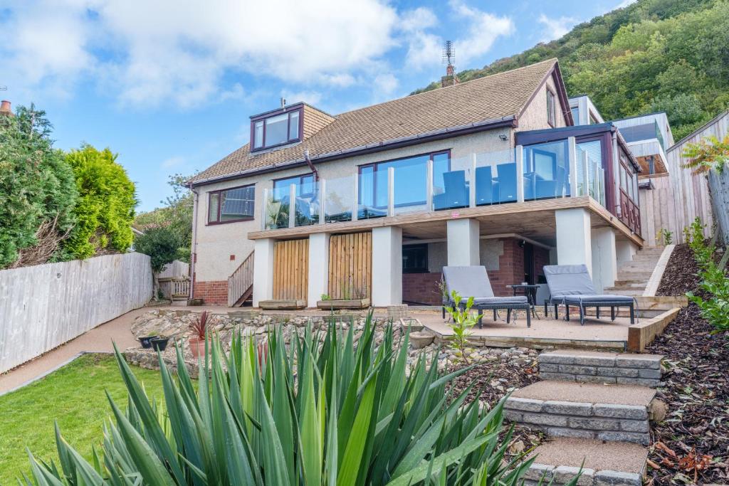 Offa's Lodge Family home quiet area with sea views
