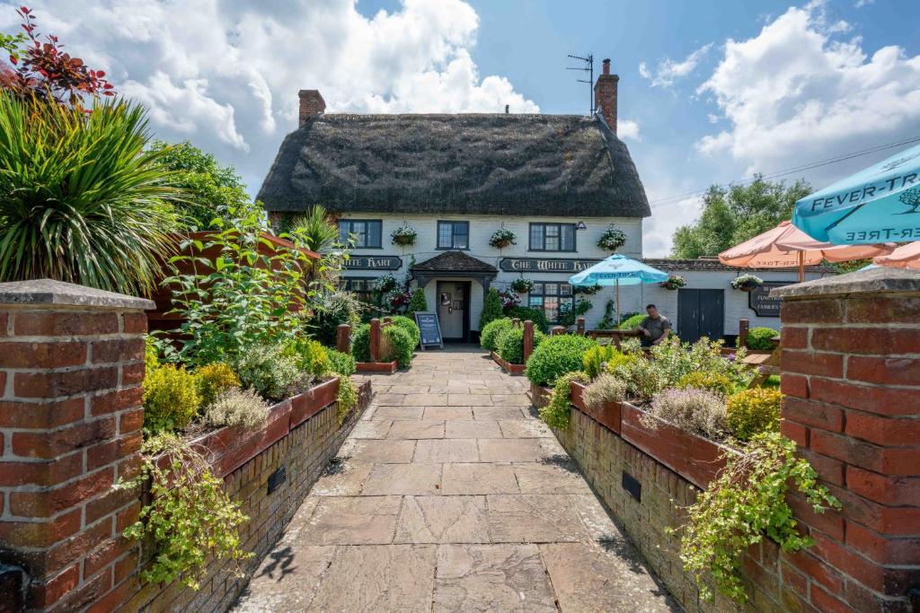 The White Hart, Wroughton