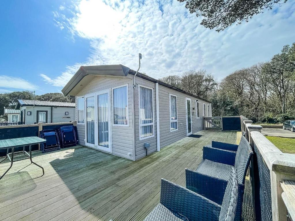Stunning caravan with WiFi at Azure Seas nearby the beautiful beach ref 32057AS