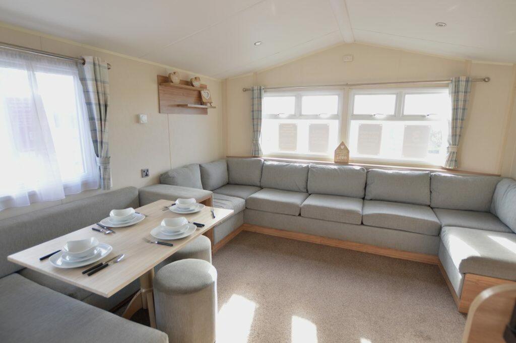 Tarka Holiday Park Three Bed Quiet and Cozy Home North Devon