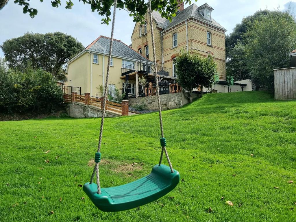 Exquisite 9 bed Villa hot tub, gym, cinema & more