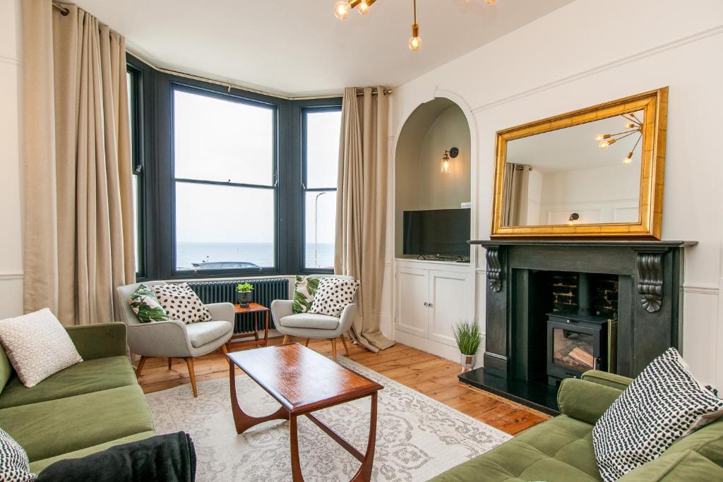 King Palm Apartment at Sea View Terrace, Margate.