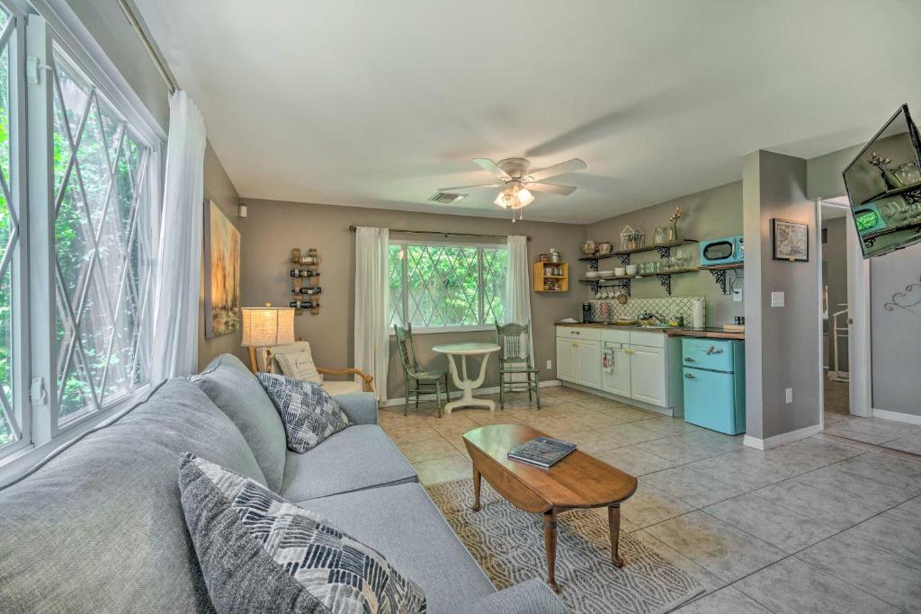 Quaint and Dreamy Mt Dora Cottage Close to Lake