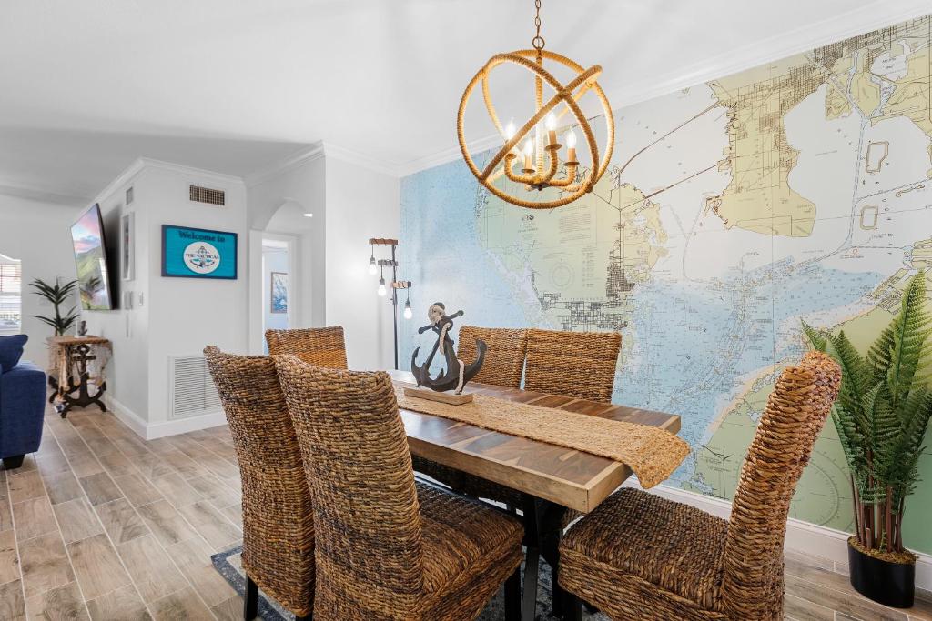 Premier 2BD Waterfront Condo Barefoot Beach Resort