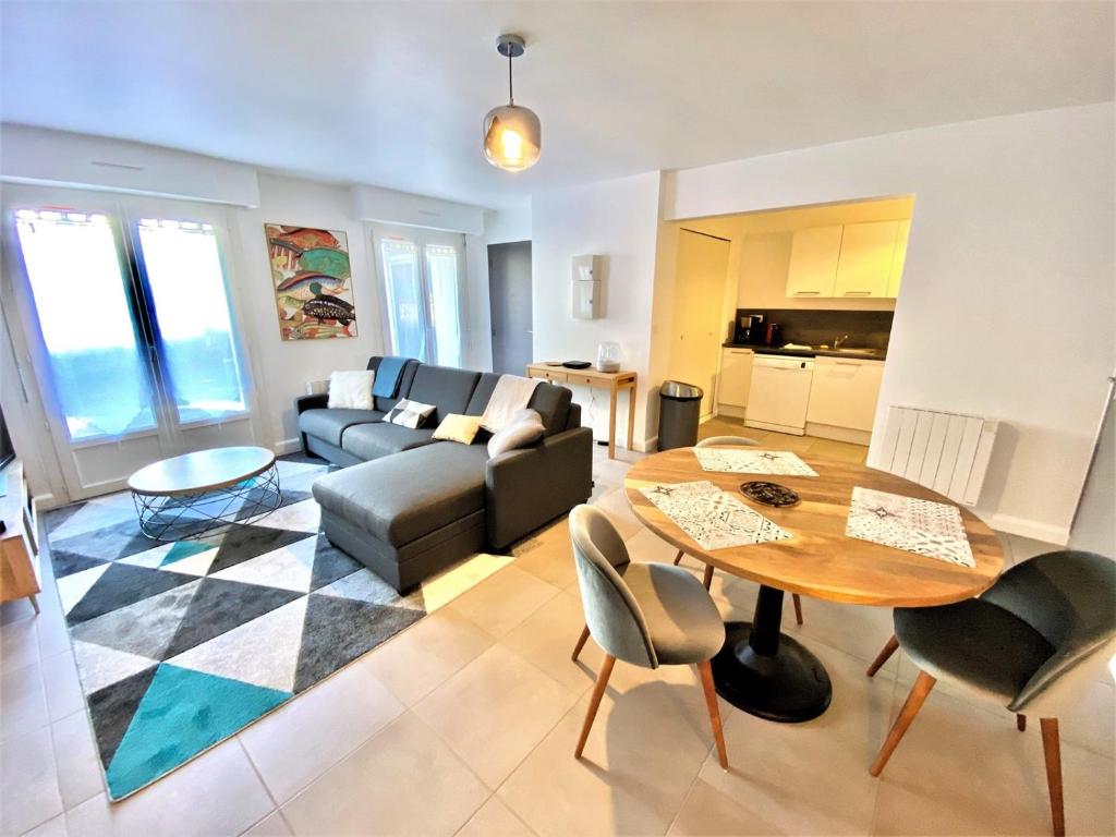 Bel appartement 3 étoiles WIFI Netflix à 200m plage, au centre de TREGASTEL - Ref 702