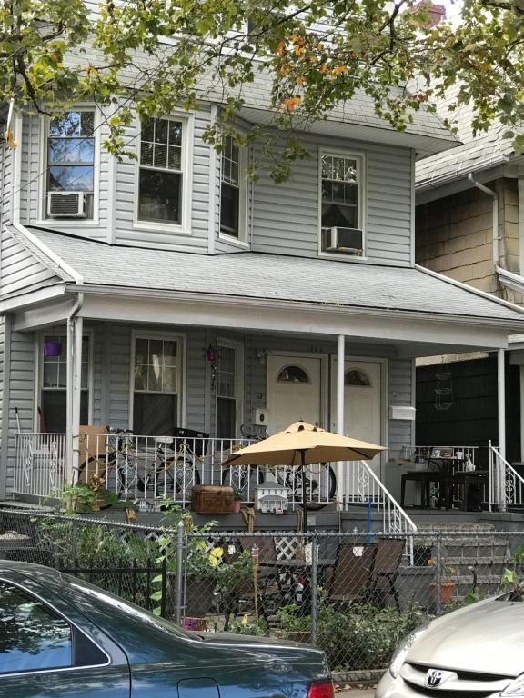Classical American House 4