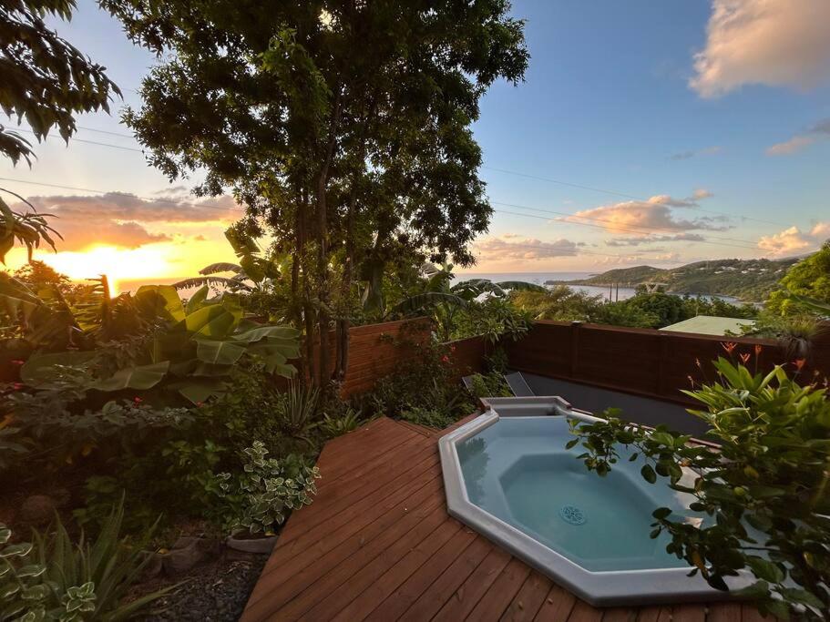 Bungalow, vue mer à 2min des bains chauds